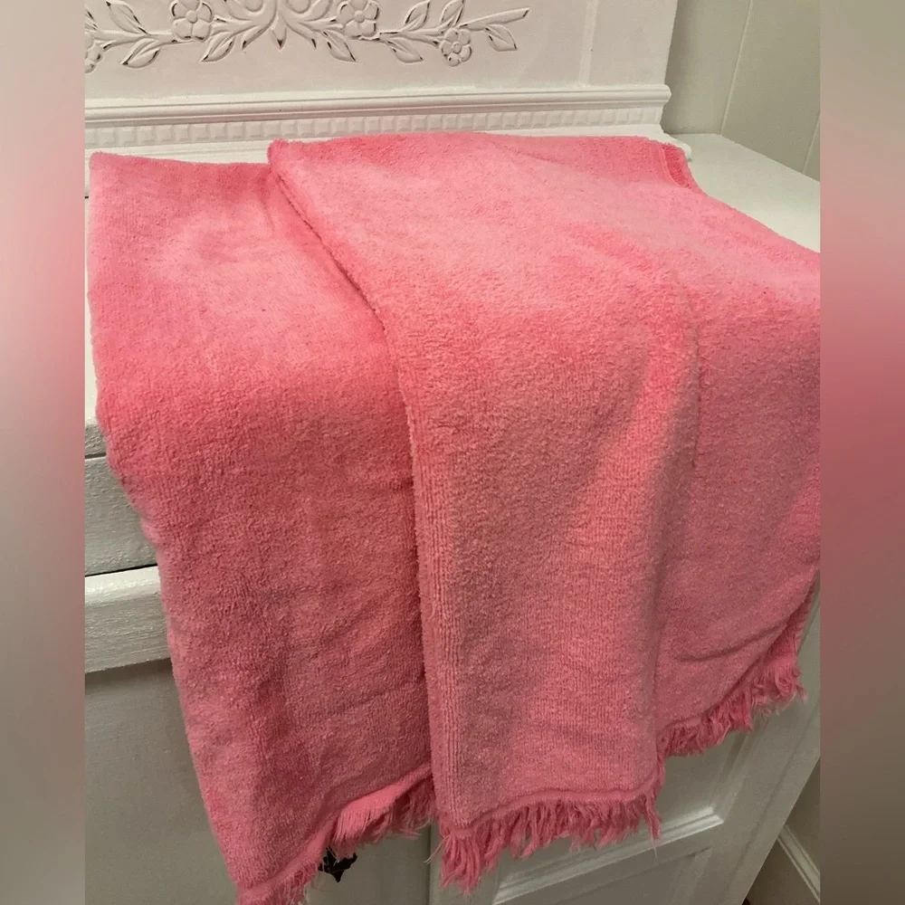 Vintage pair of Bath towels